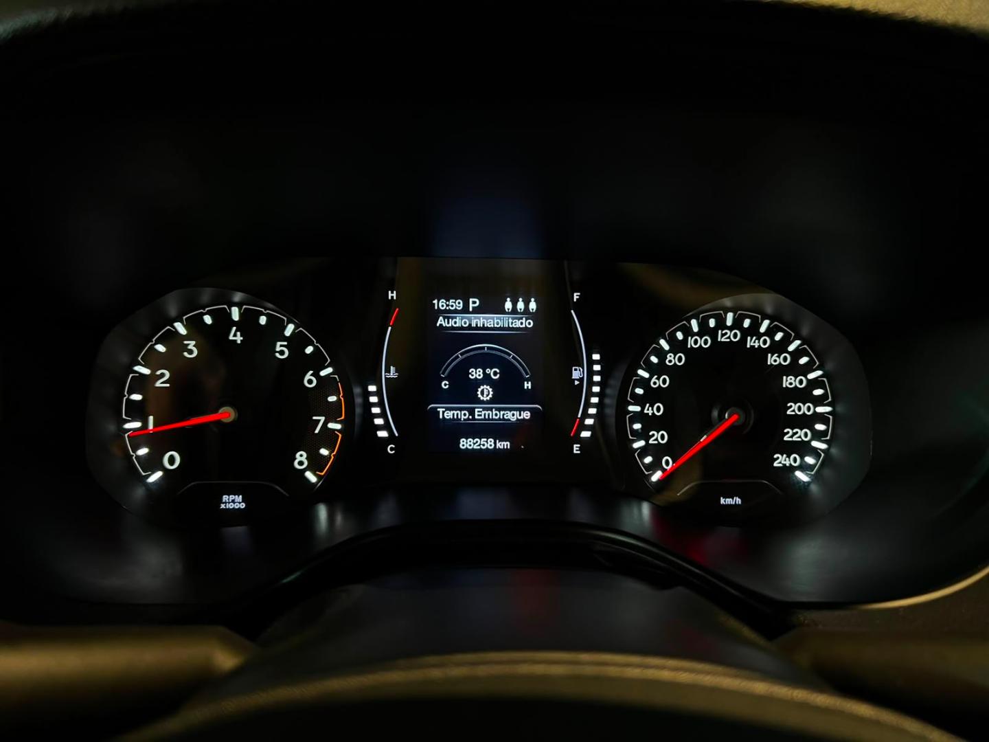 Jeep Compass — foto 14 de 20