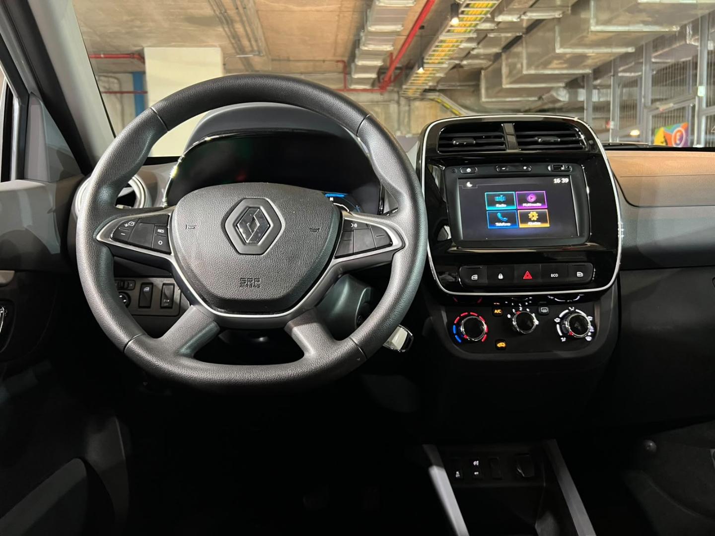 Renault Kwid — foto 12 de 23