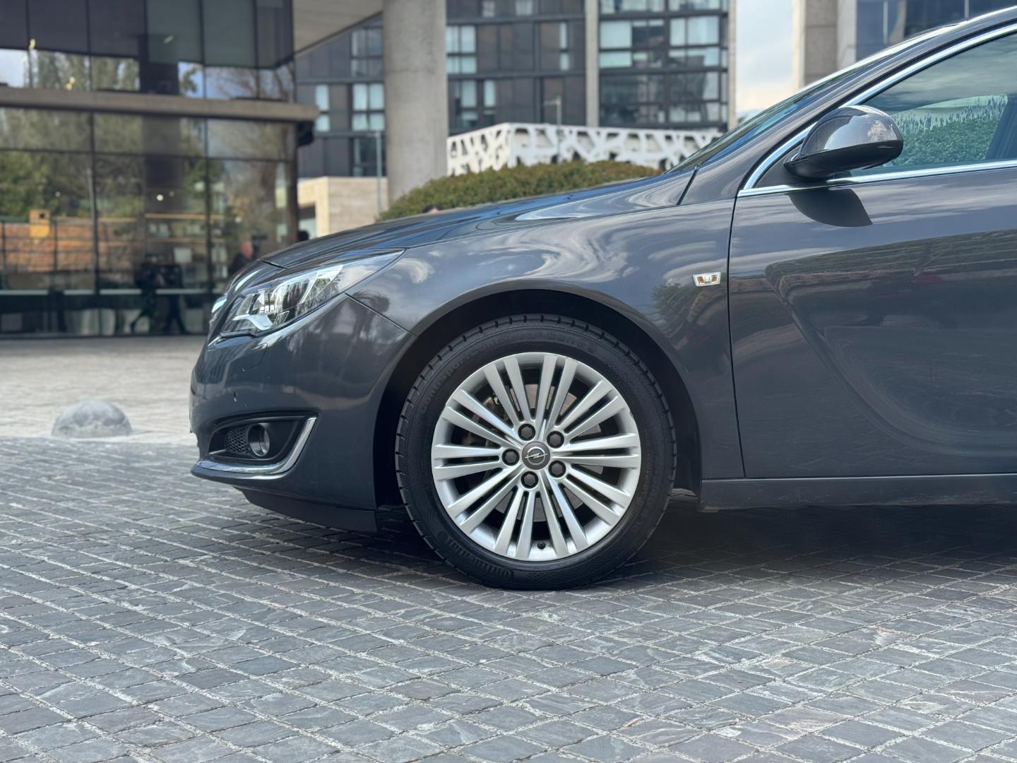 Opel Insignia — foto 8 de 17