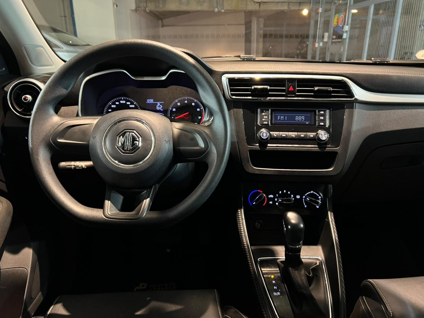 MG Zs — foto 10 de 18