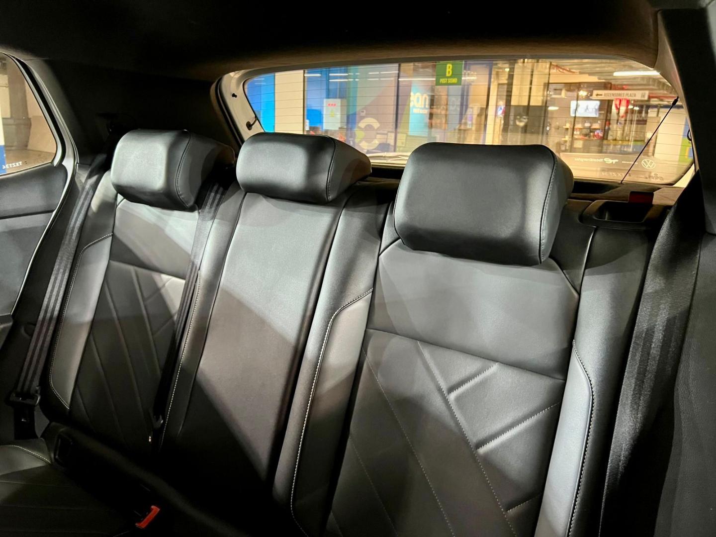 Volkswagen T-Cross — foto 23 de 23
