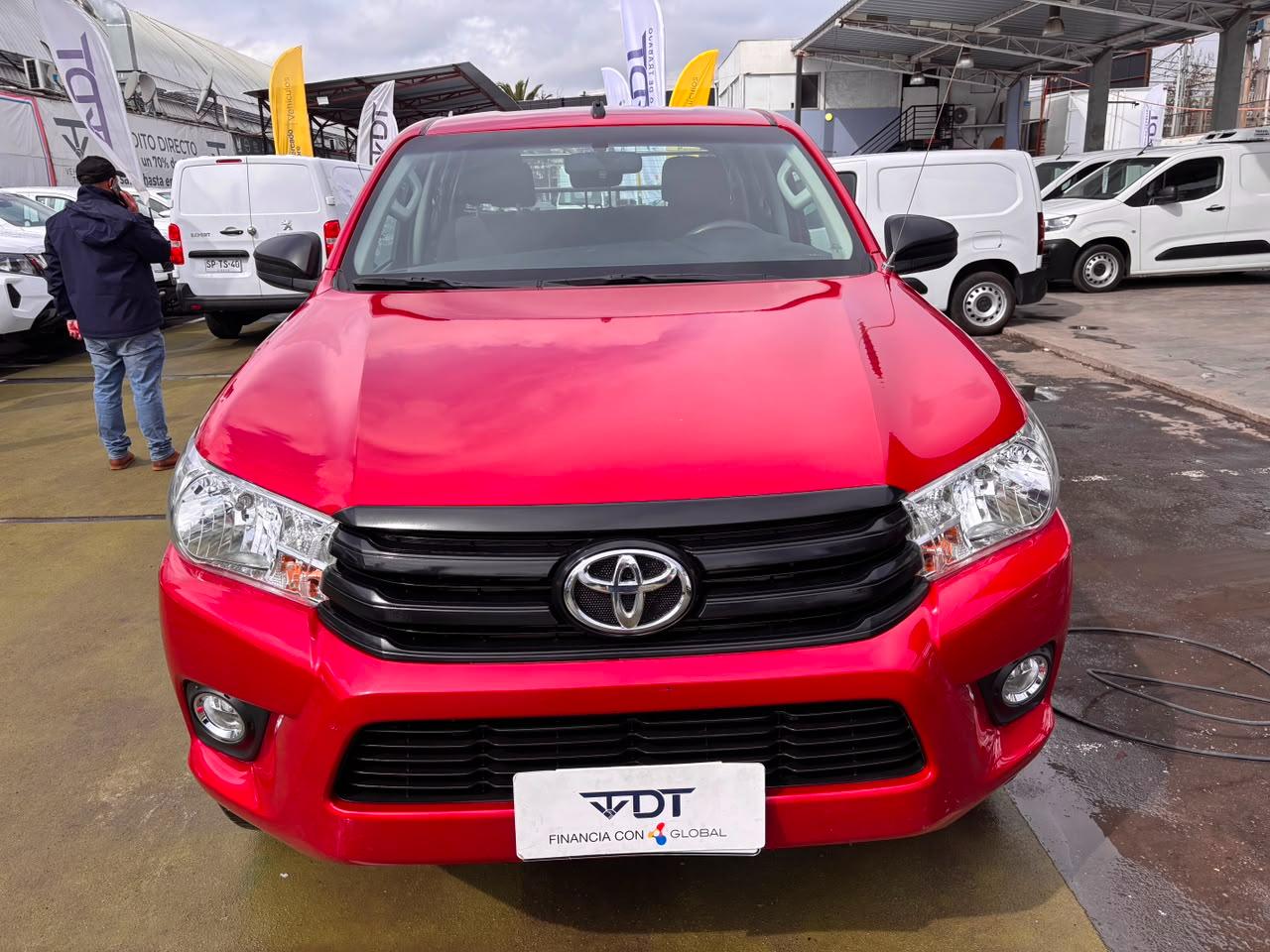 Toyota Hilux — foto 2 de 8