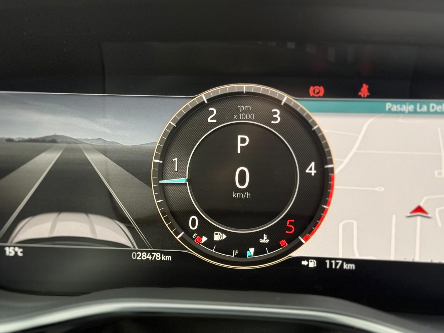Jaguar F-Pace — foto 11 de 21