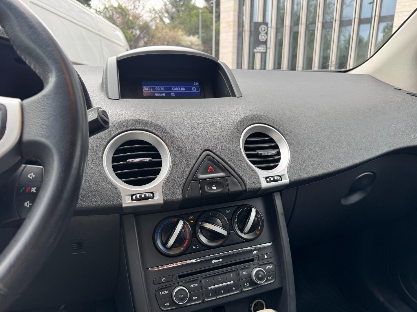 Renault Koleos — foto 9 de 19