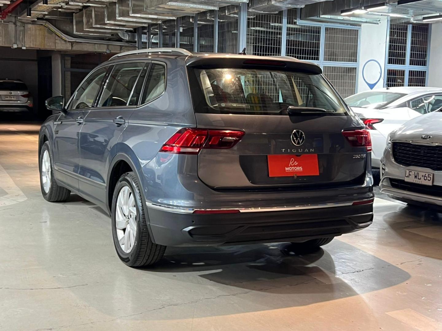 Volkswagen Tiguan — foto 6 de 22
