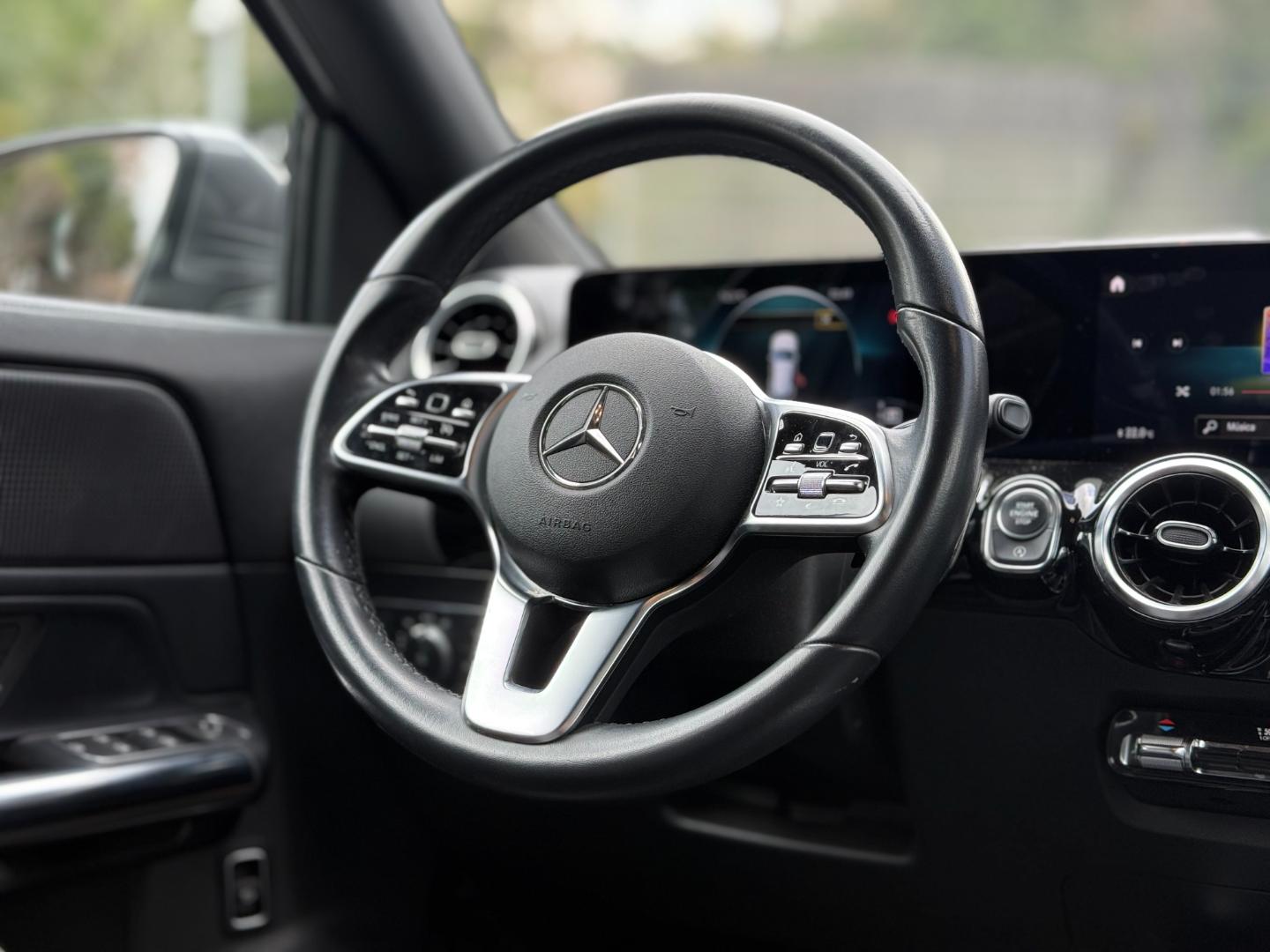 Mercedes-Benz Gla200 — foto 10 de 19