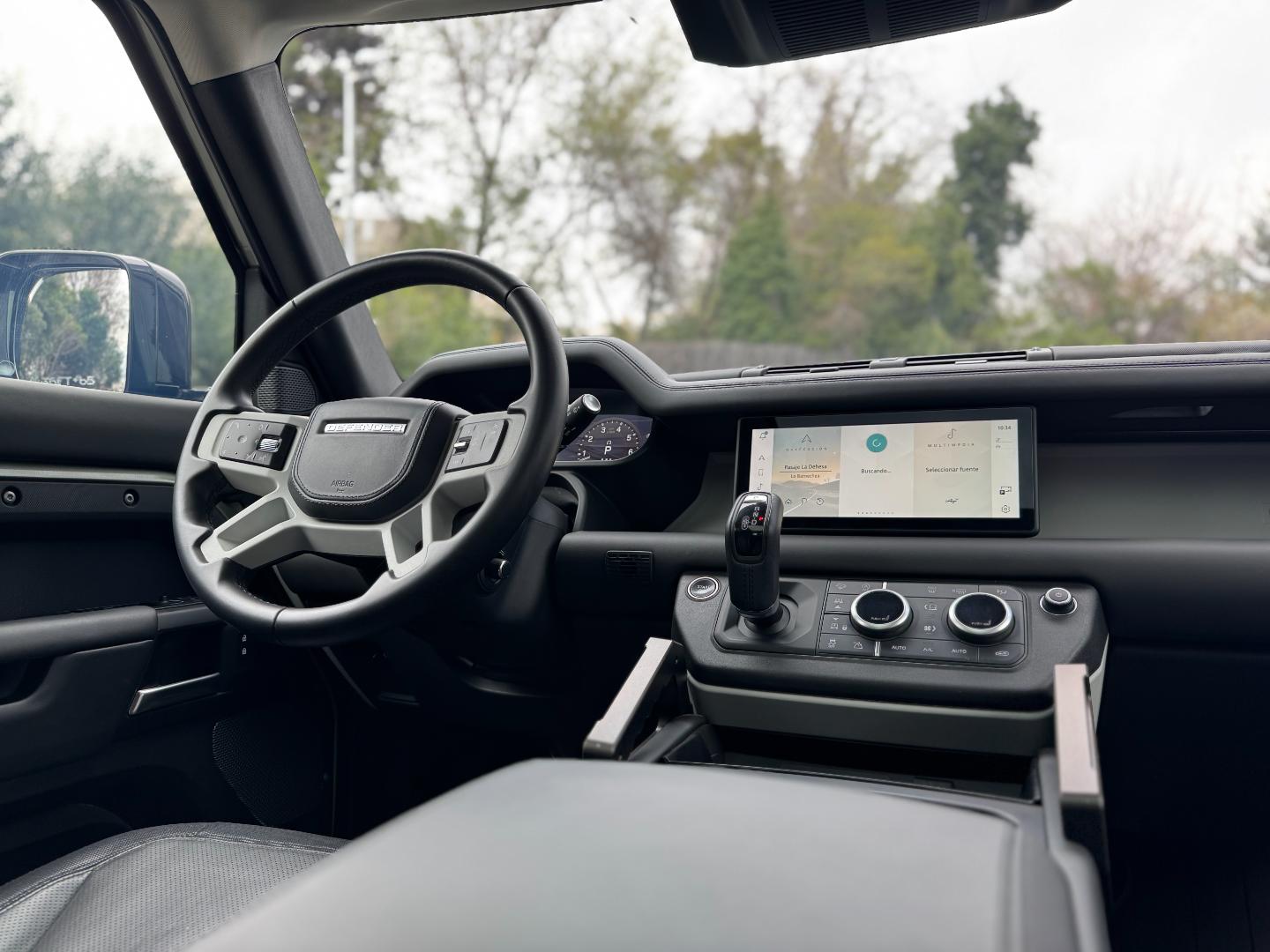 Land Rover Defender — foto 13 de 19