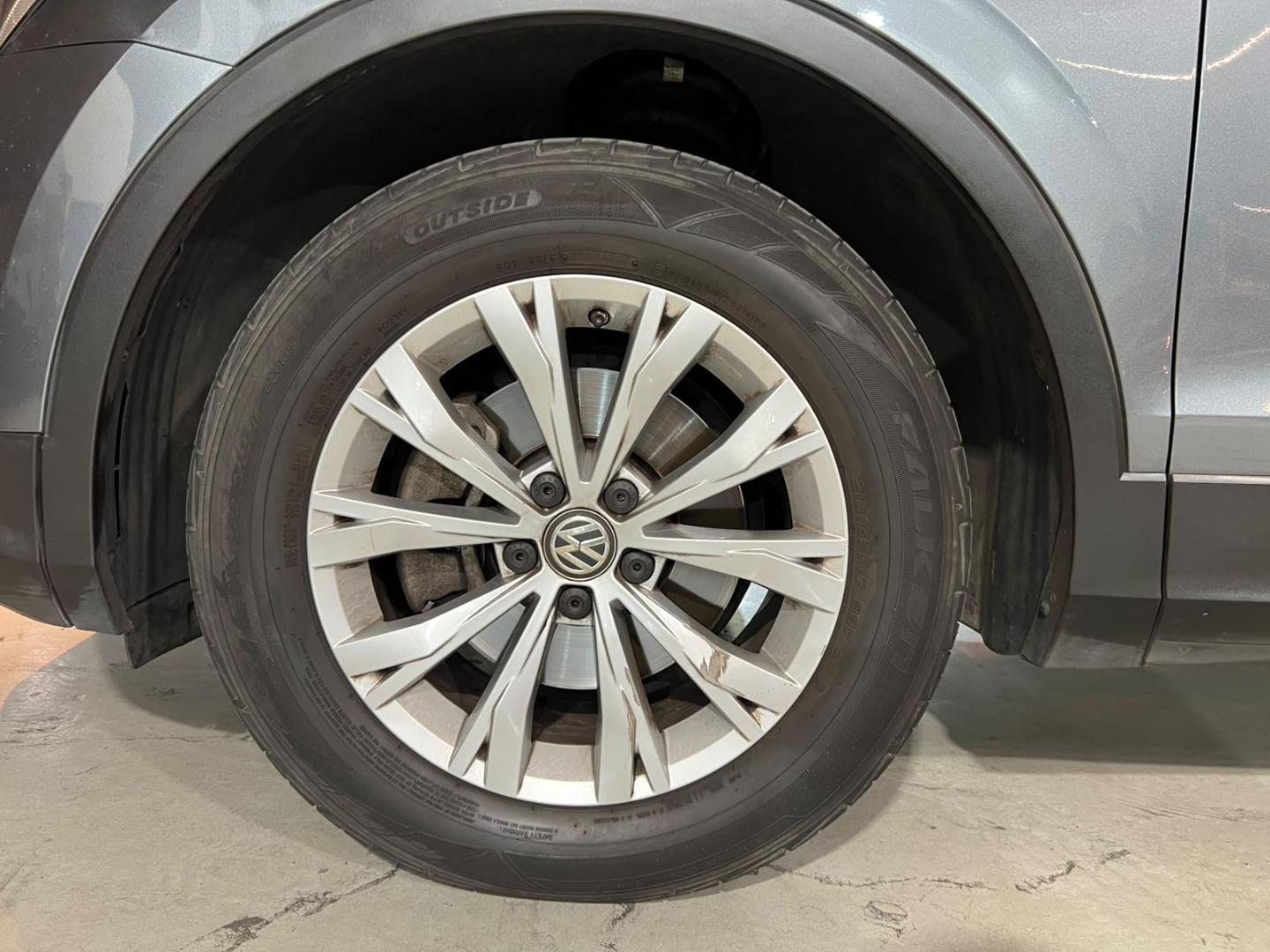 Volkswagen Tiguan — foto 8 de 22