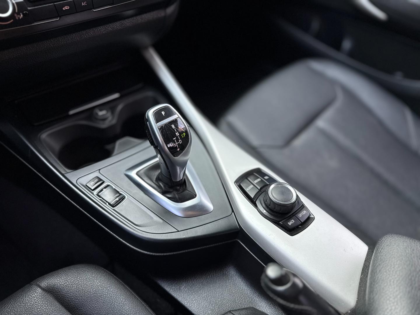 BMW 220 — foto 10 de 17