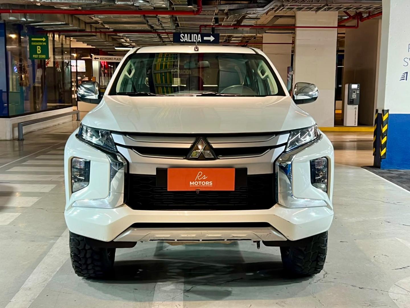 Mitsubishi L200 — foto 2 de 21