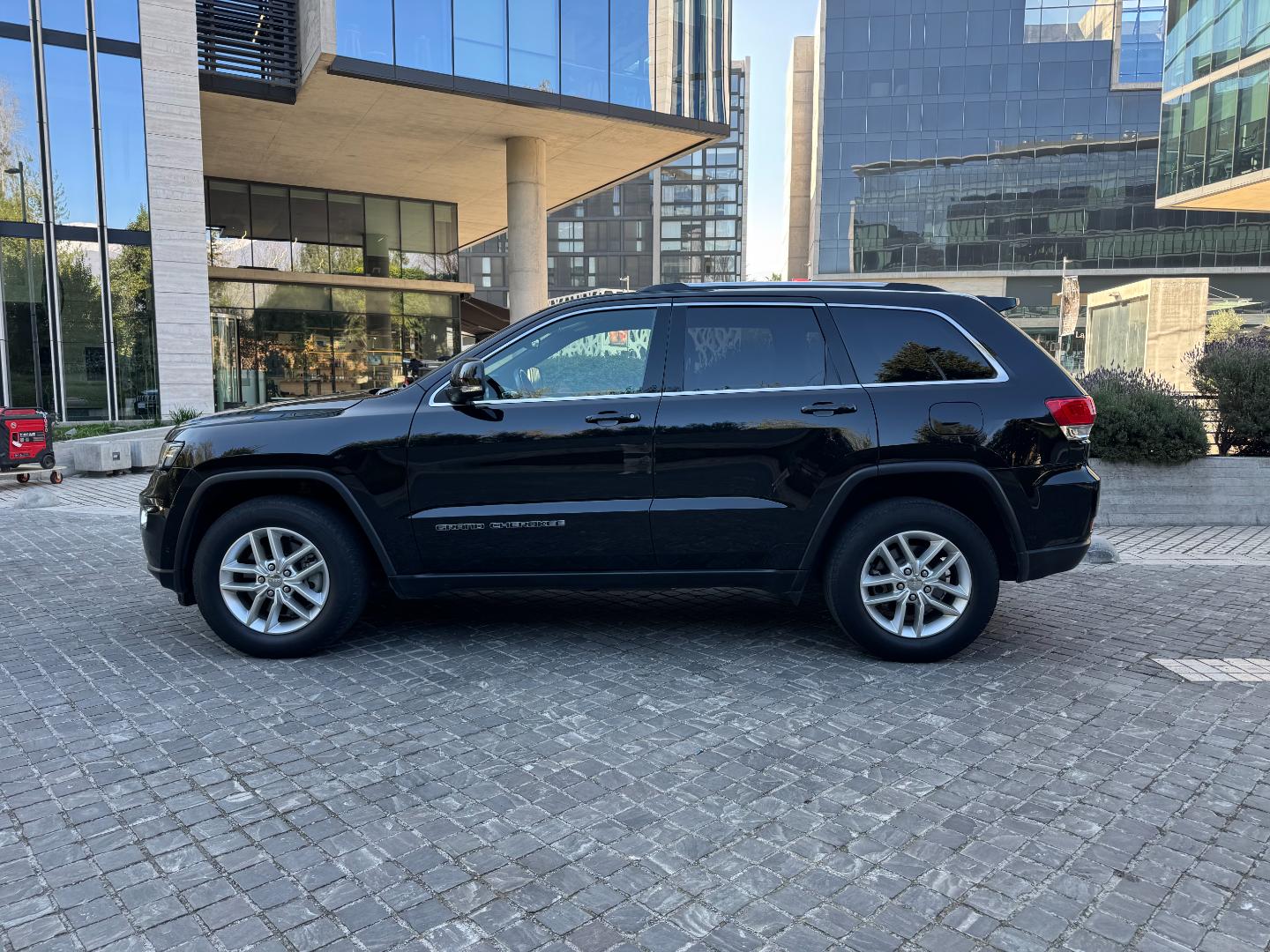 Jeep Grand Cherokee — foto 7 de 19
