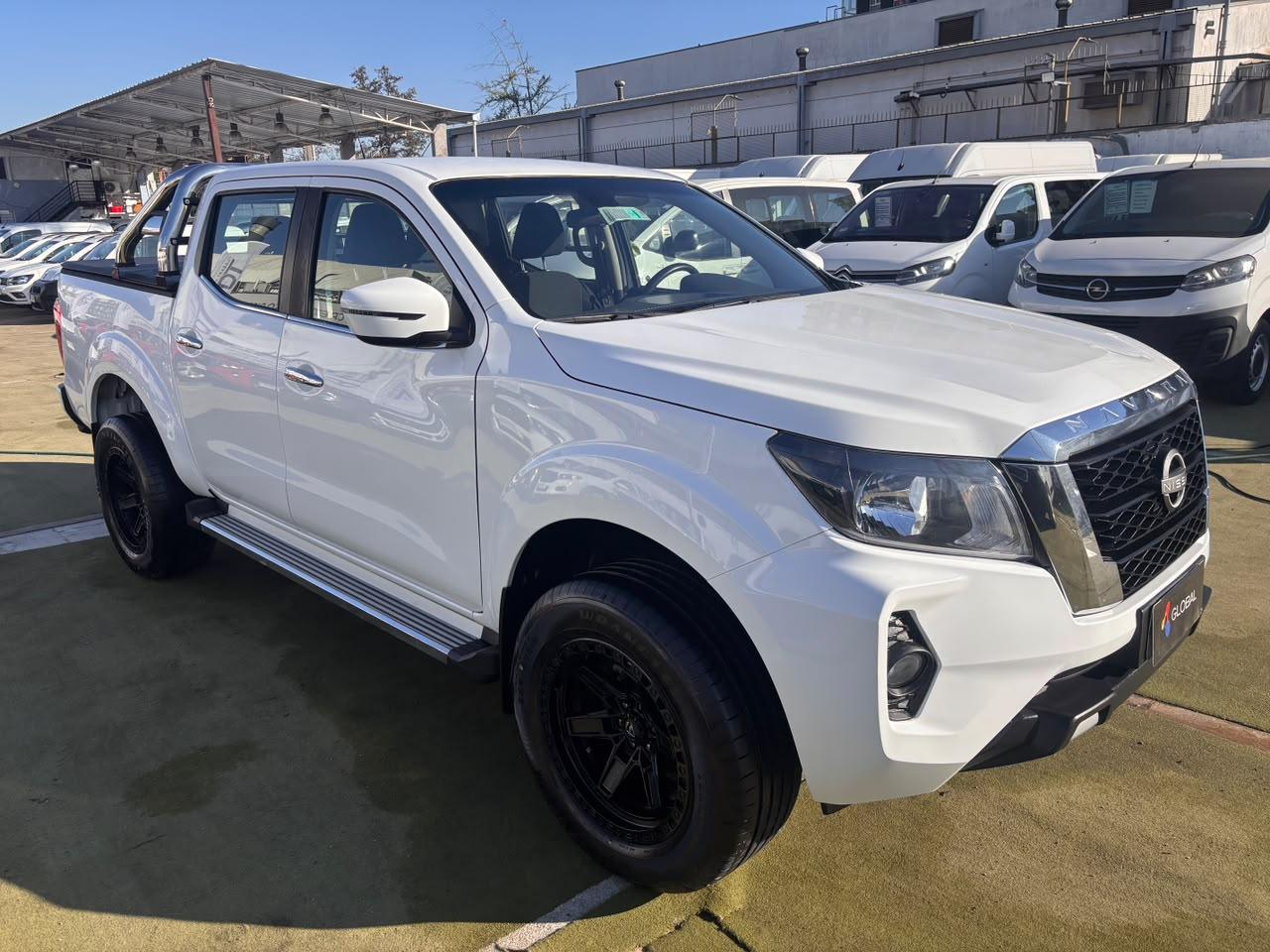 Nissan Navara D Cab — foto 3 de 8
