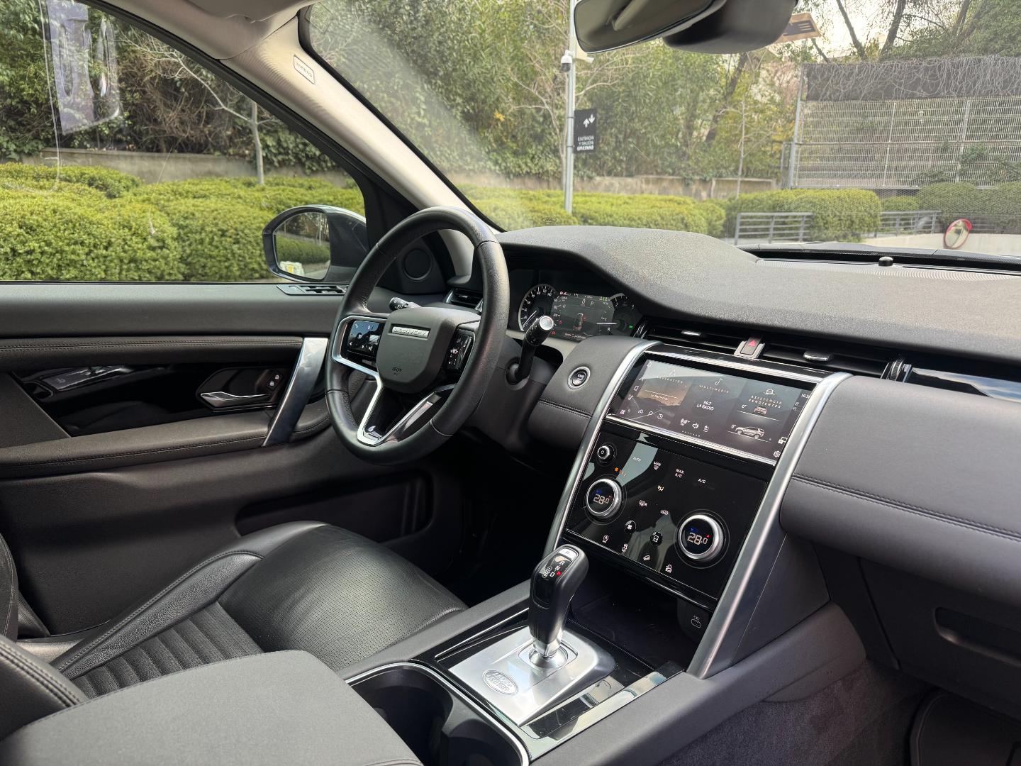 Land Rover Discovery — foto 15 de 19