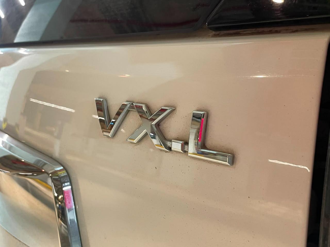 Toyota Land Cruiser Prado — foto 8 de 24