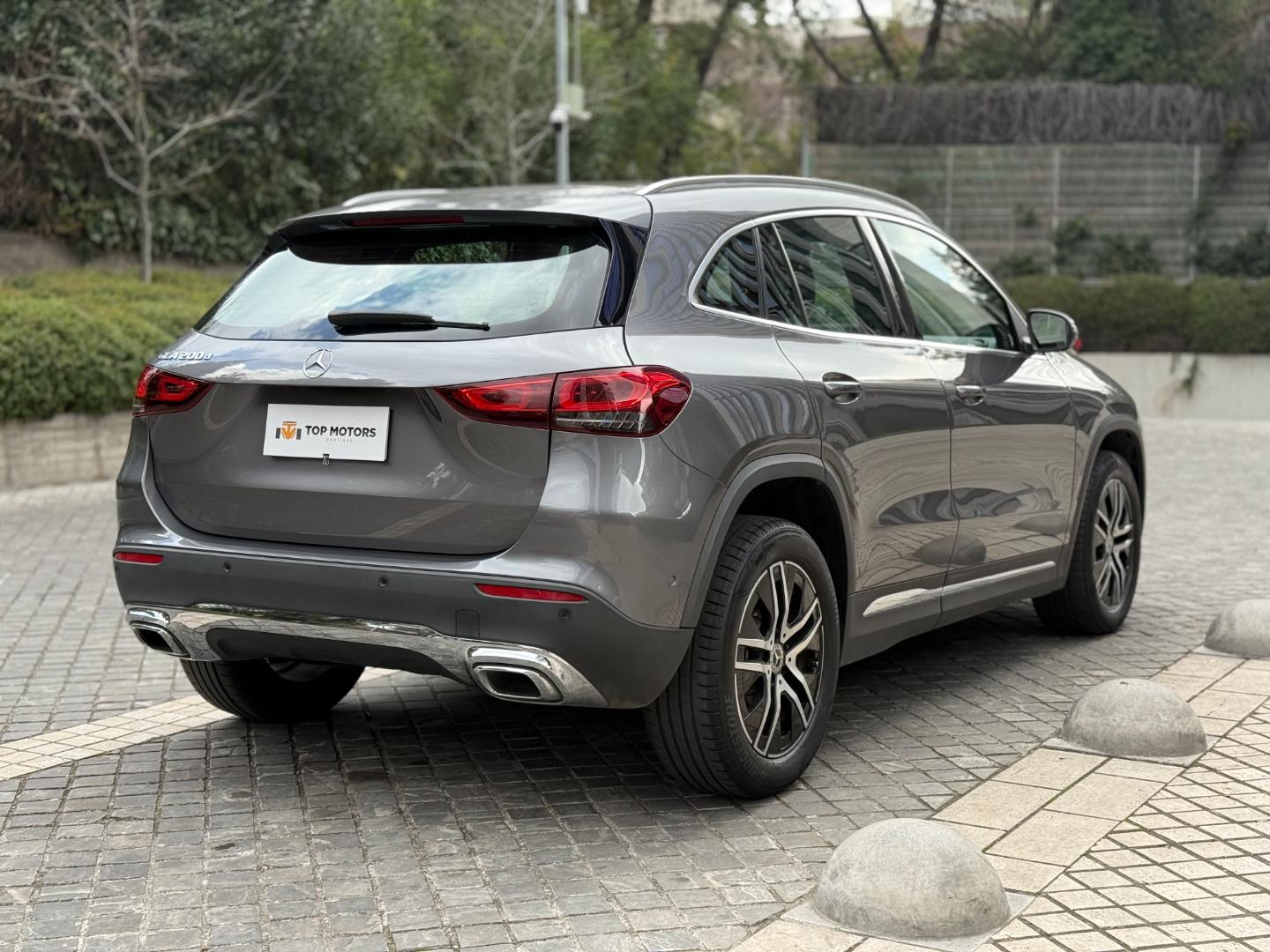 Mercedes-Benz Gla200 — foto 4 de 19