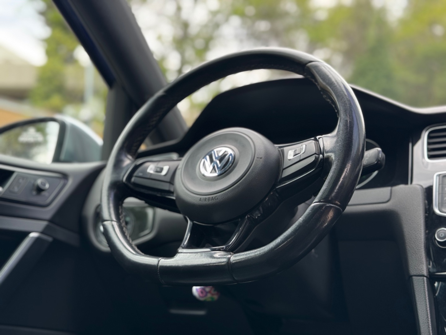 Volkswagen Golf — foto 10 de 19
