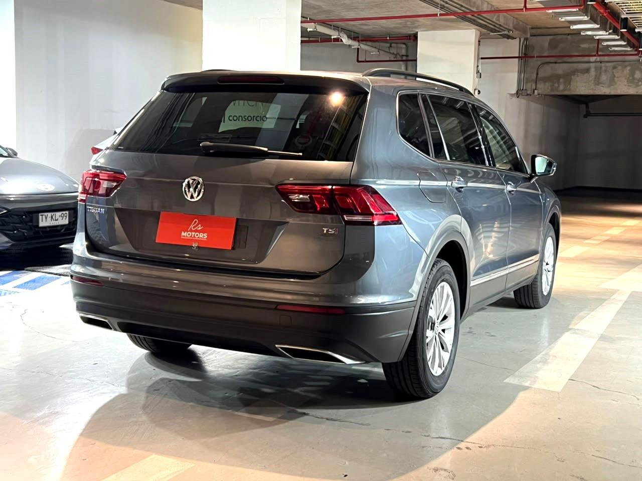 Volkswagen Tiguan — foto 4 de 22