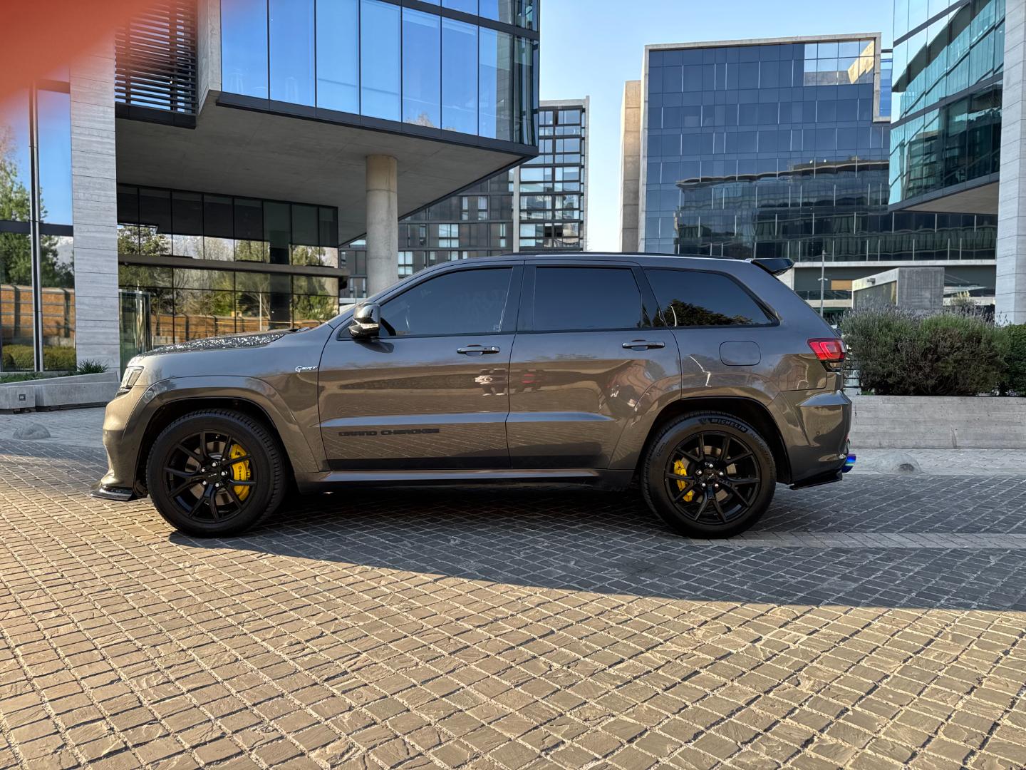 Jeep Grand Cherokee Srt🇺🇸 — foto 7 de 17