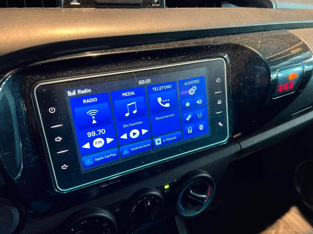 Toyota Hilux — foto 14 de 18