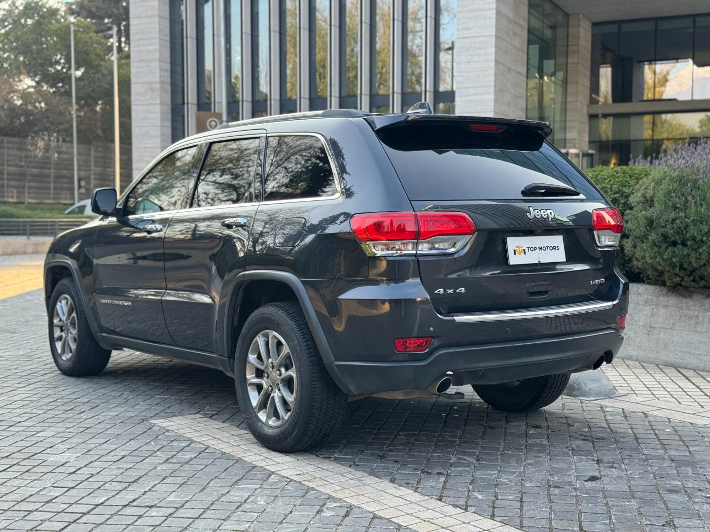 Jeep Grand Cherokee — foto 6 de 19