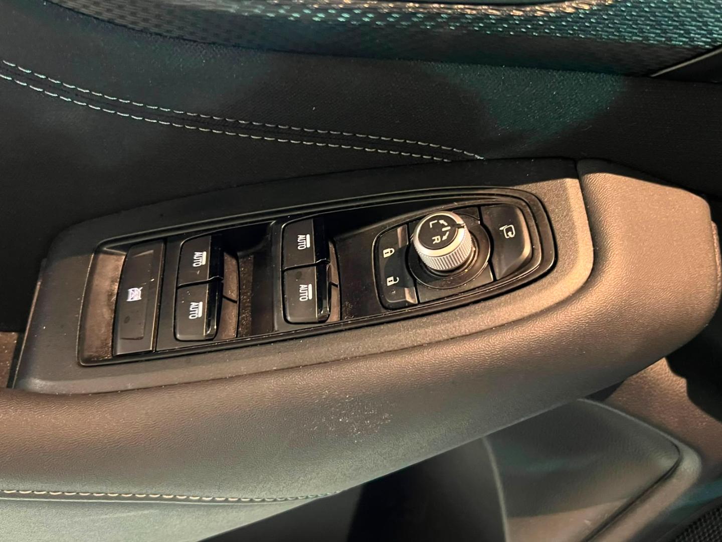 Subaru Outback — foto 20 de 23