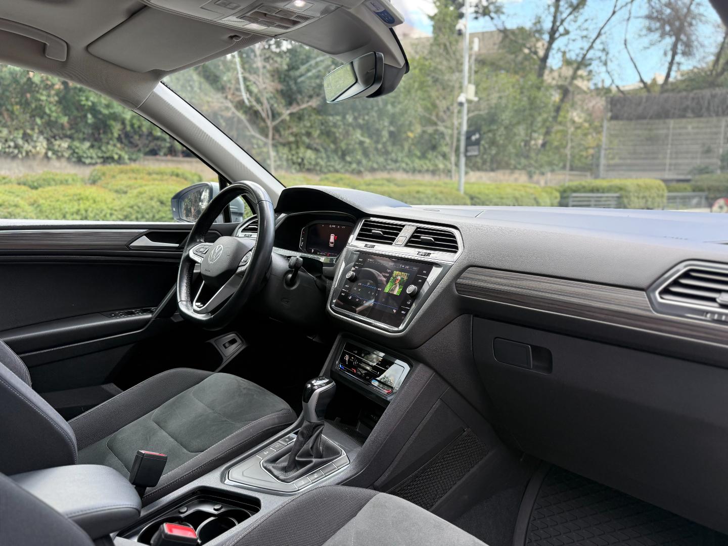 Volkswagen Tiguan — foto 15 de 20