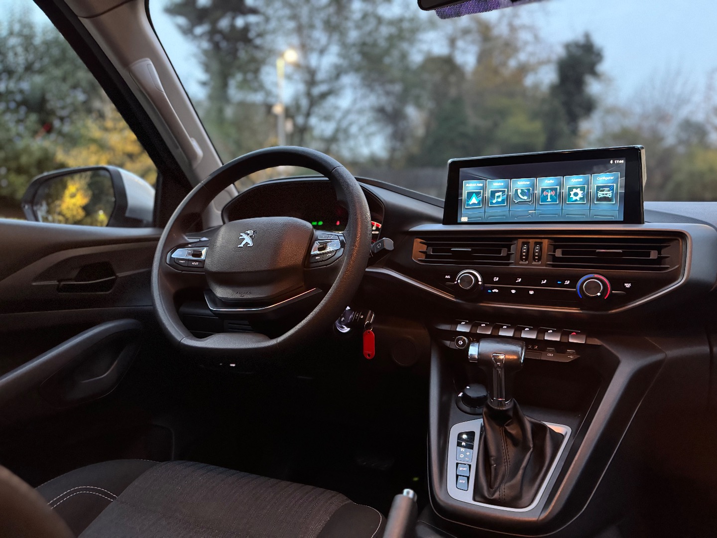 Peugeot Landtrek Active Bluehdi 180 — foto 12 de 18