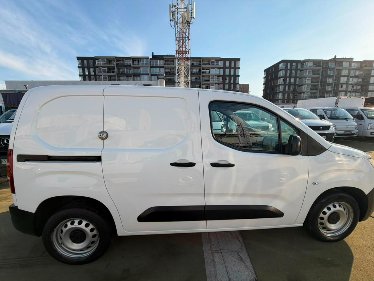 Peugeot Partner Hdi92 L1 — foto 4 de 8