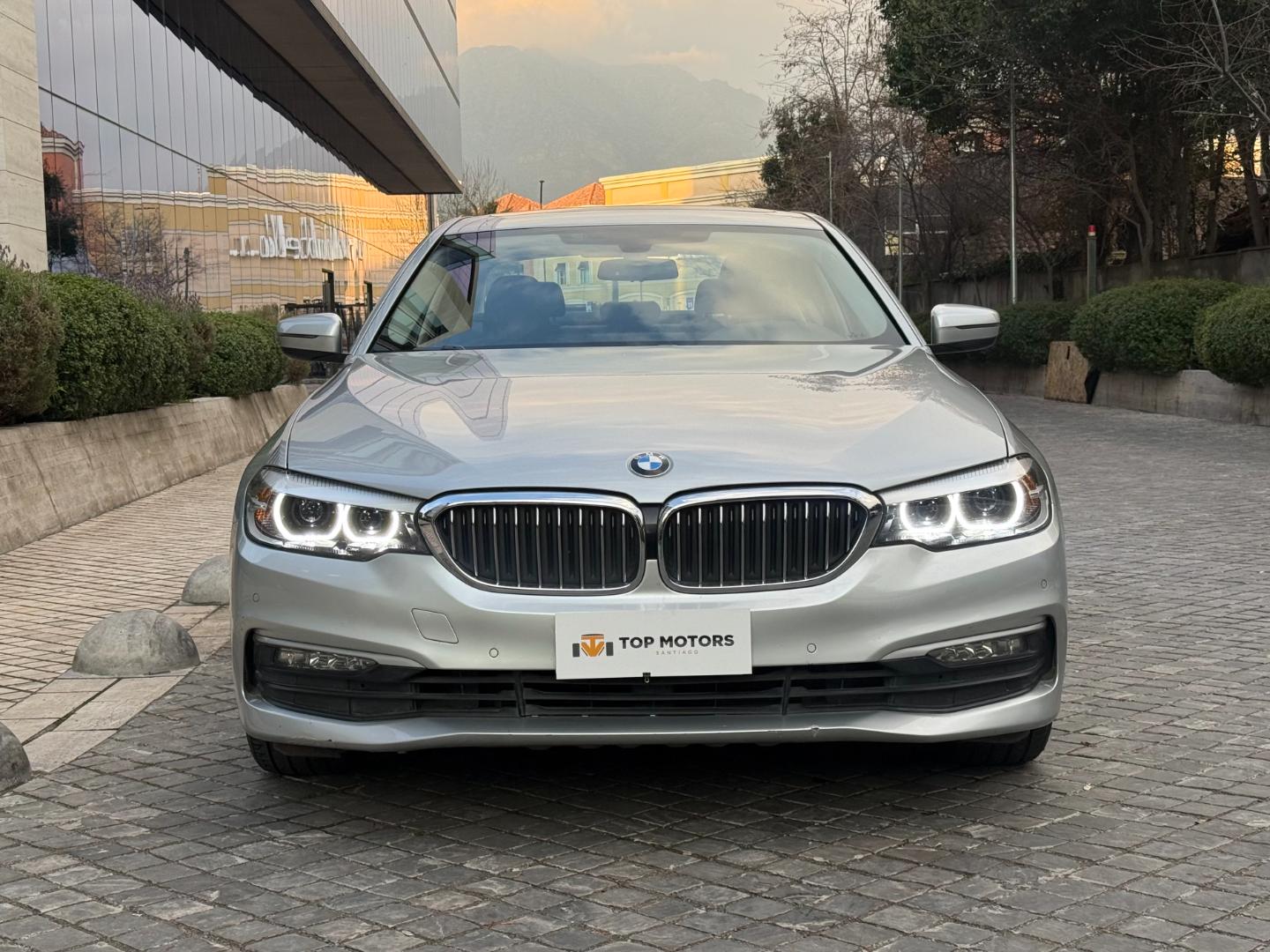 BMW 520I — foto 2 de 19