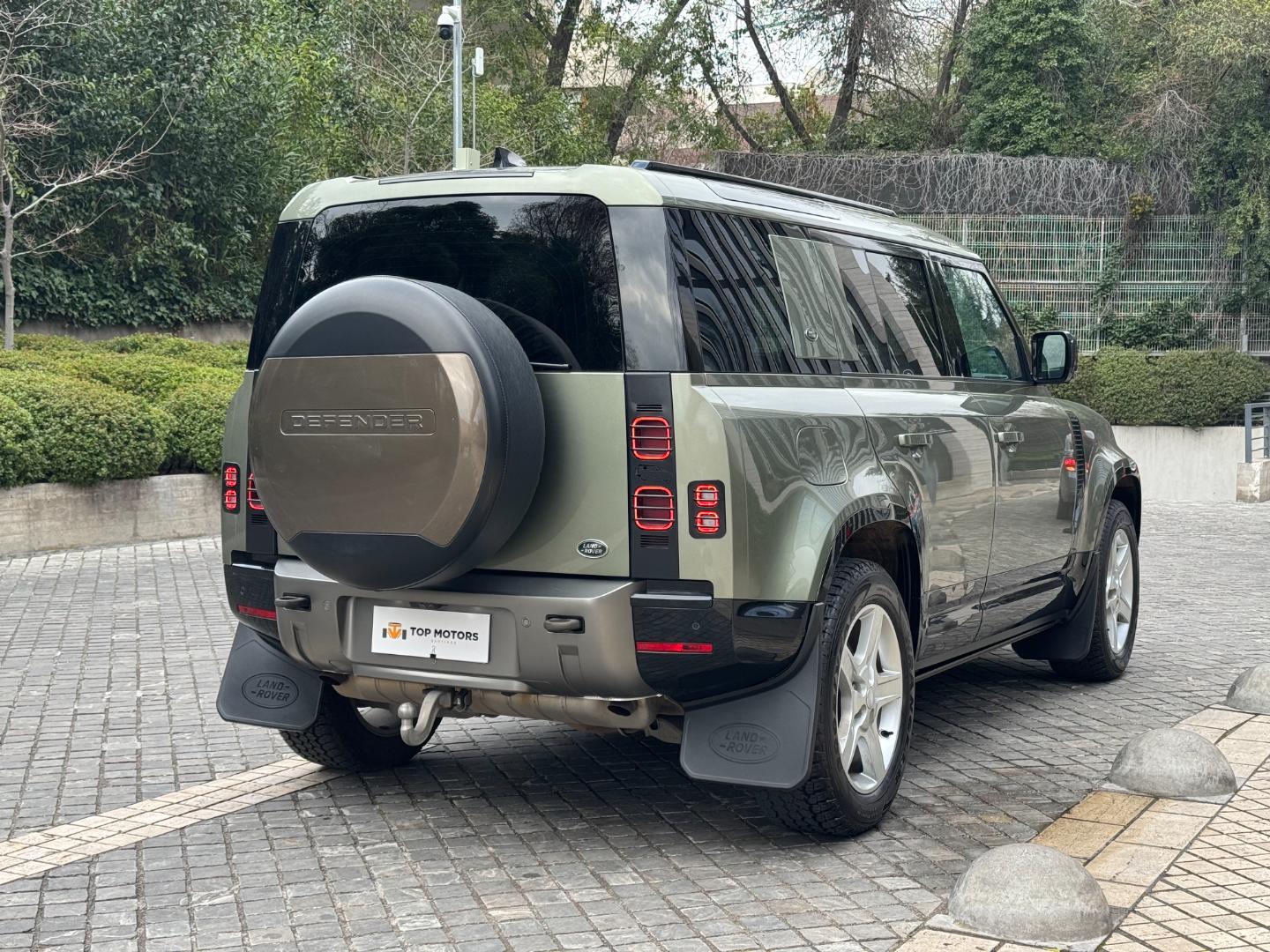 Land Rover Defender — foto 4 de 19