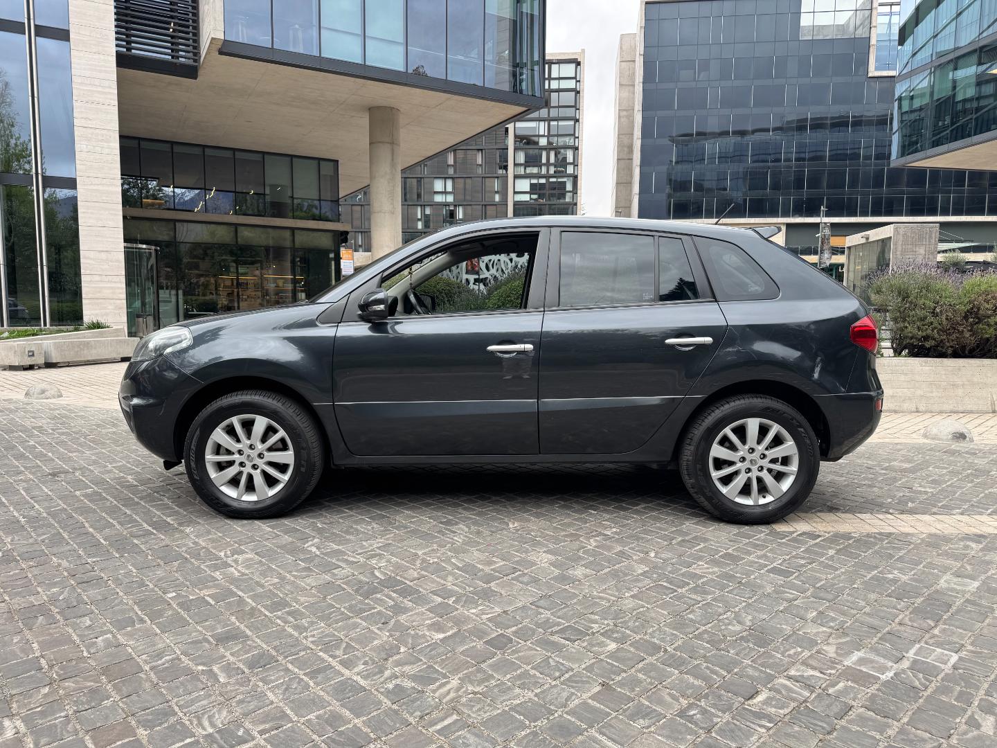 Renault Koleos — foto 7 de 19
