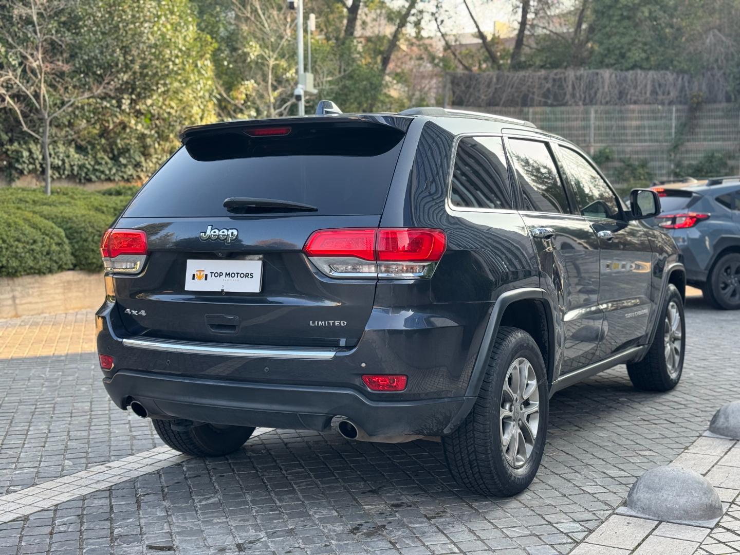 Jeep Grand Cherokee — foto 4 de 19