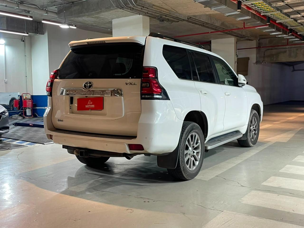 Toyota Land Cruiser Prado — foto 4 de 24