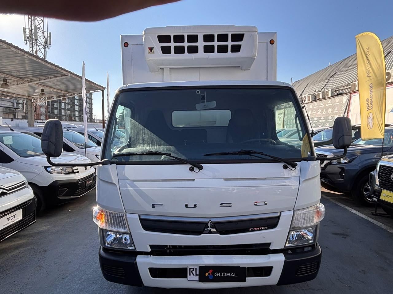 Mitsubishi Canter — foto 2 de 8
