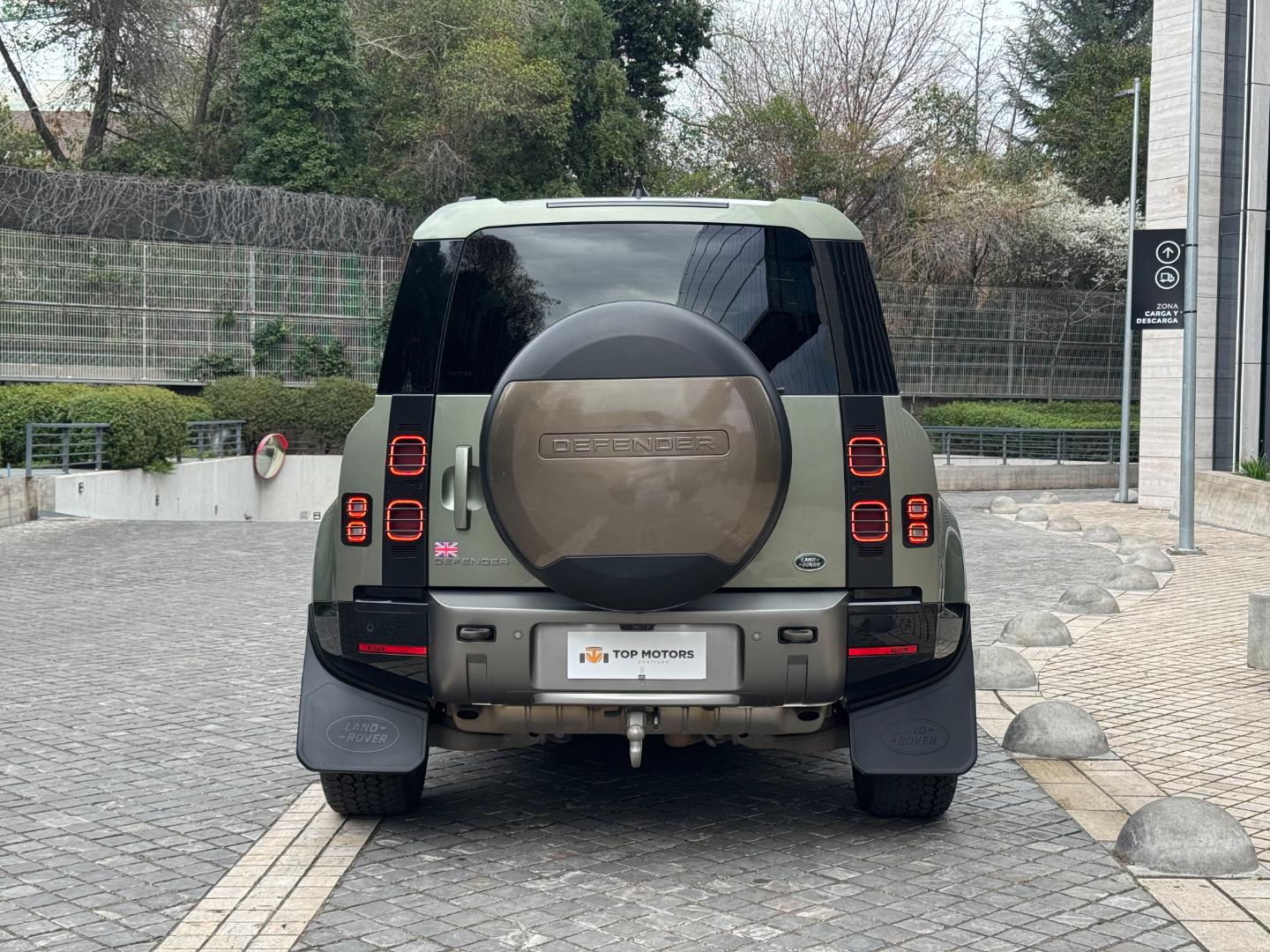 Land Rover Defender — foto 5 de 19