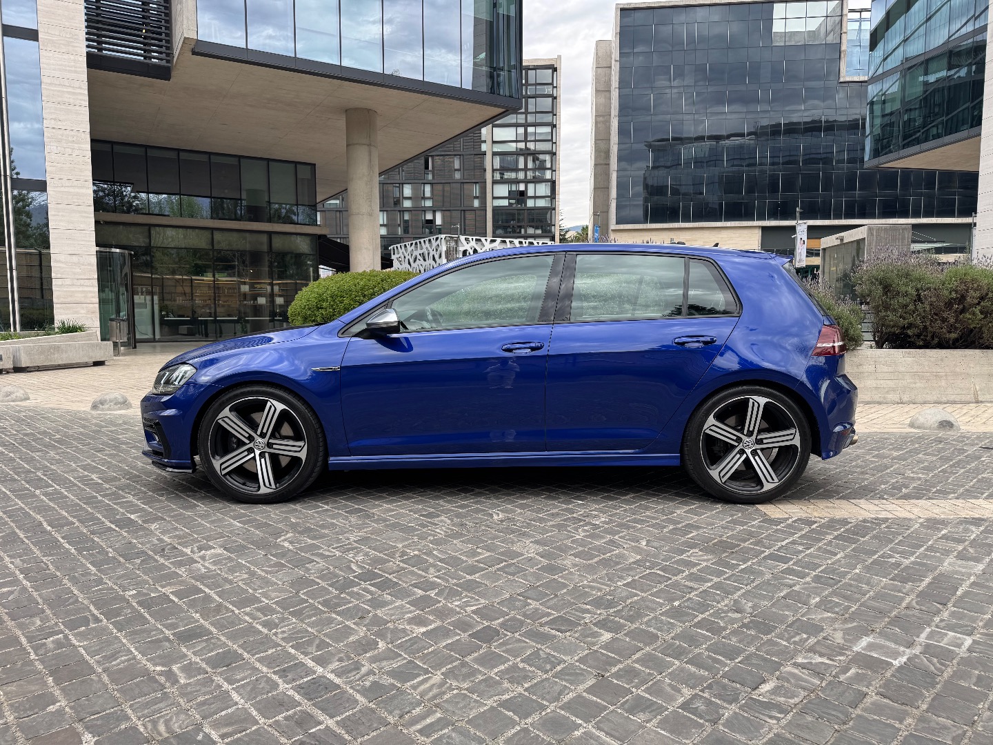 Volkswagen Golf — foto 7 de 19