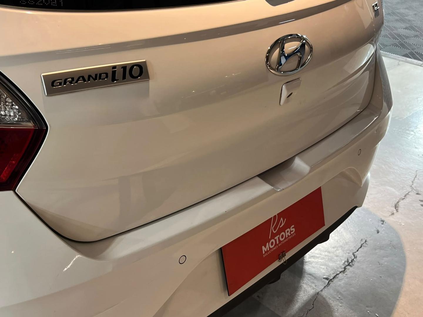 Hyundai Grand I10 — foto 8 de 20