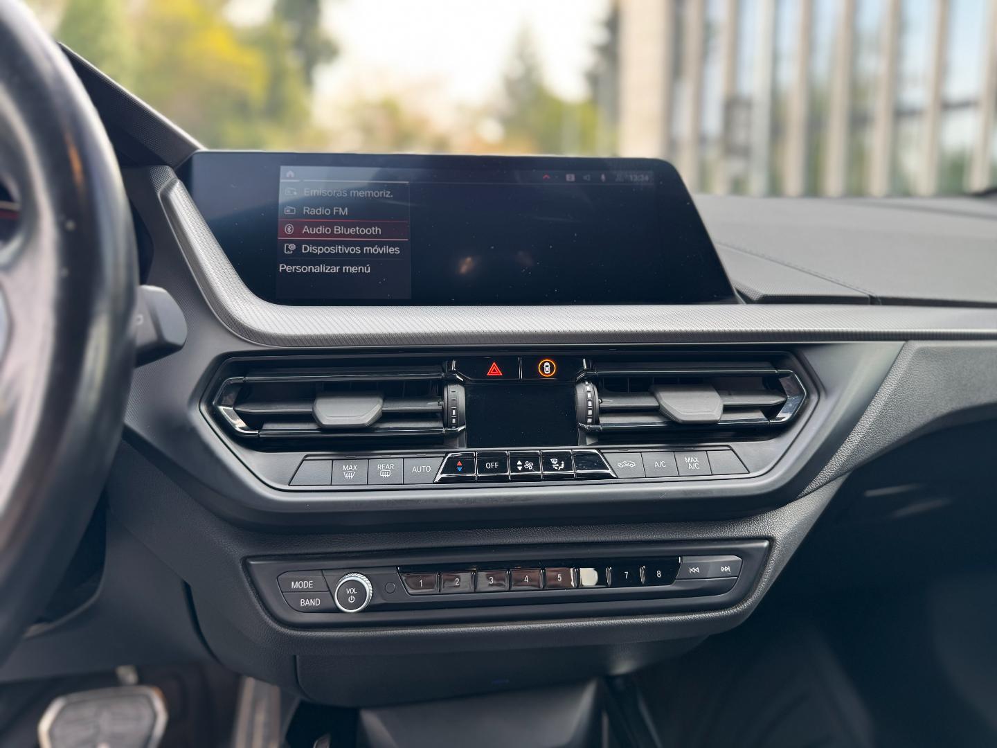 BMW 118I — foto 12 de 19