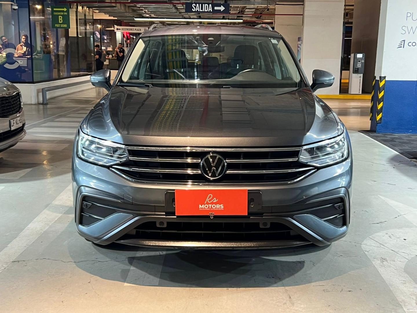 Volkswagen Tiguan — foto 2 de 22