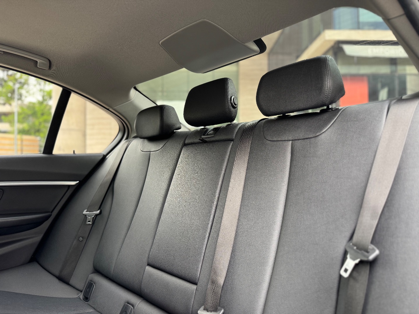 BMW 320I — foto 16 de 17