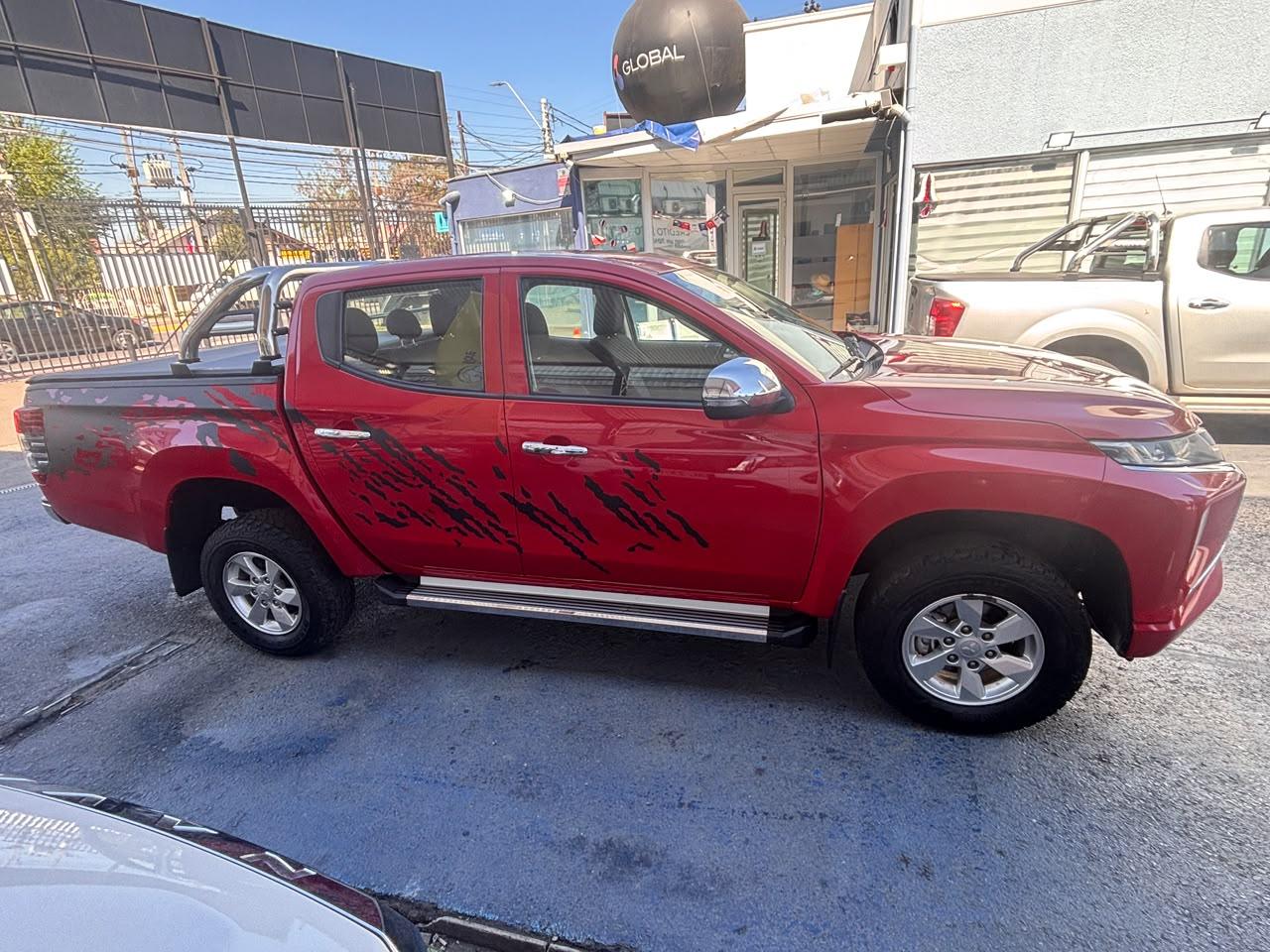 Mitsubishi L200 — foto 5 de 8