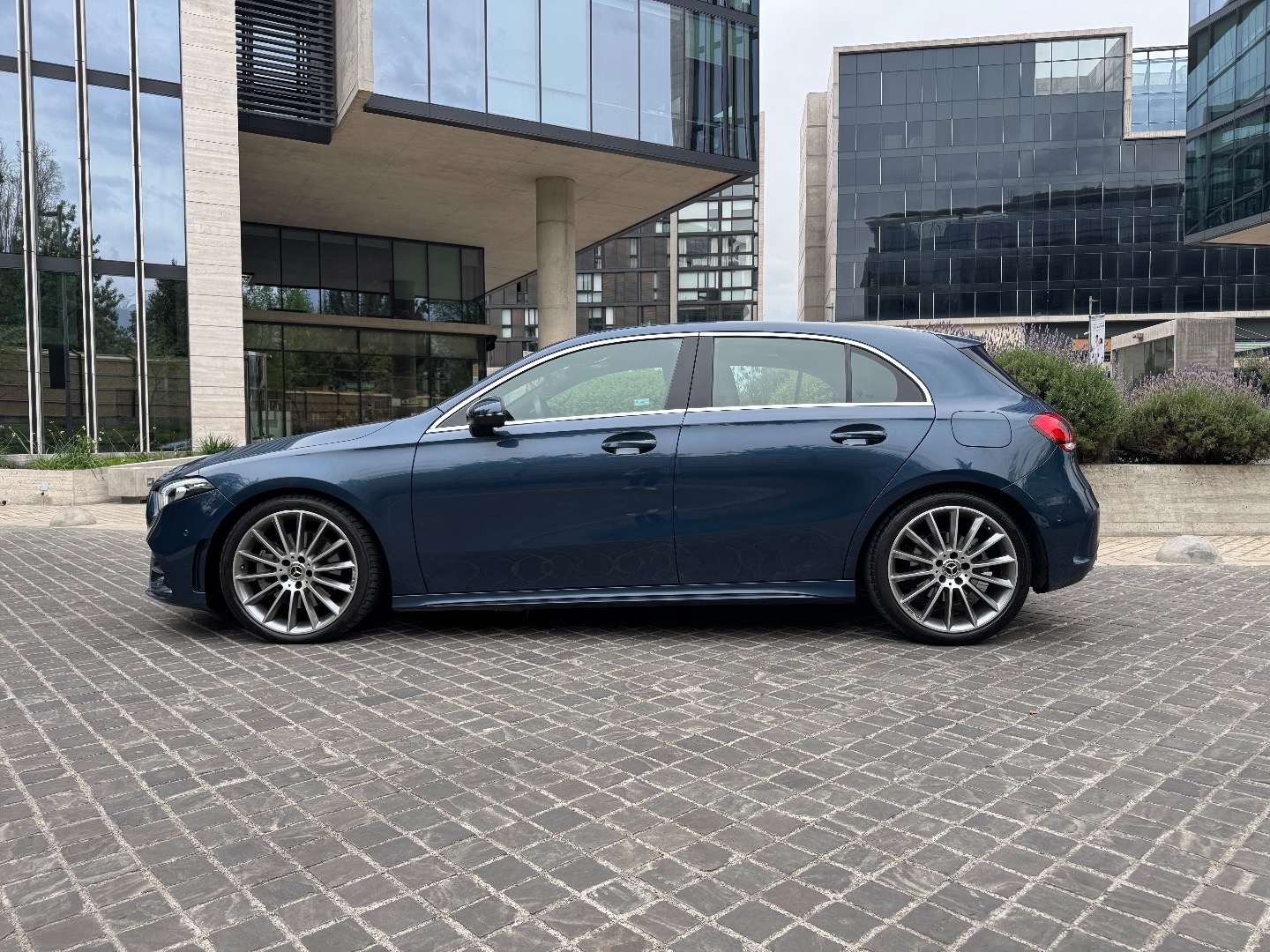 Mercedes-Benz A250 — foto 7 de 17