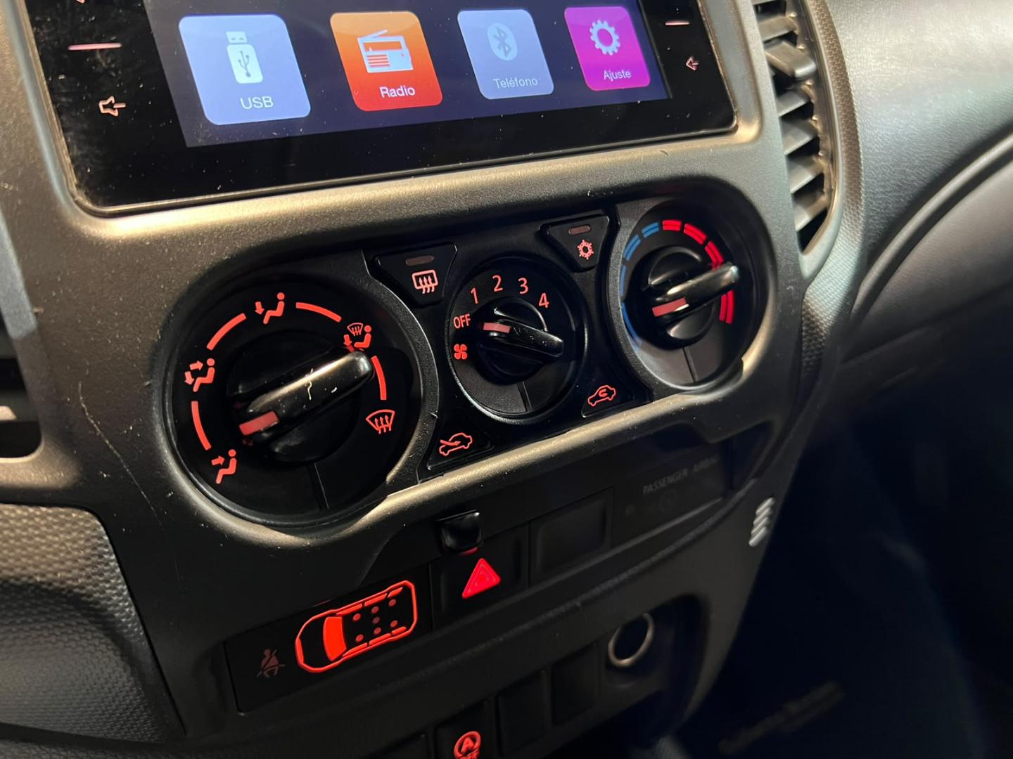 Mitsubishi L200 — foto 17 de 21