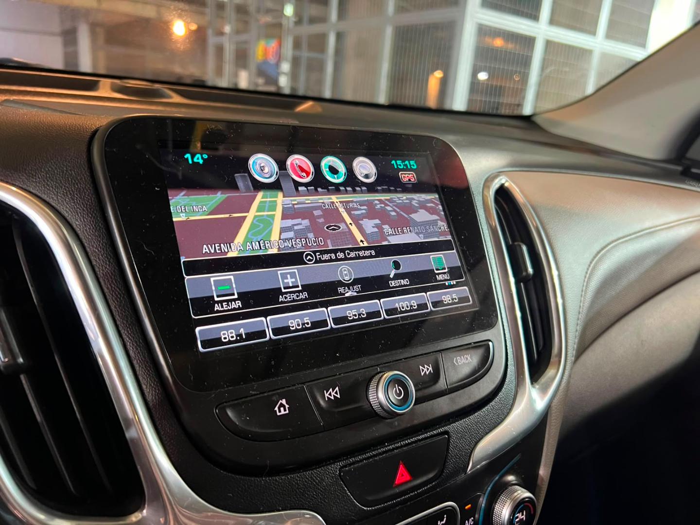 Chevrolet Equinox — foto 16 de 23