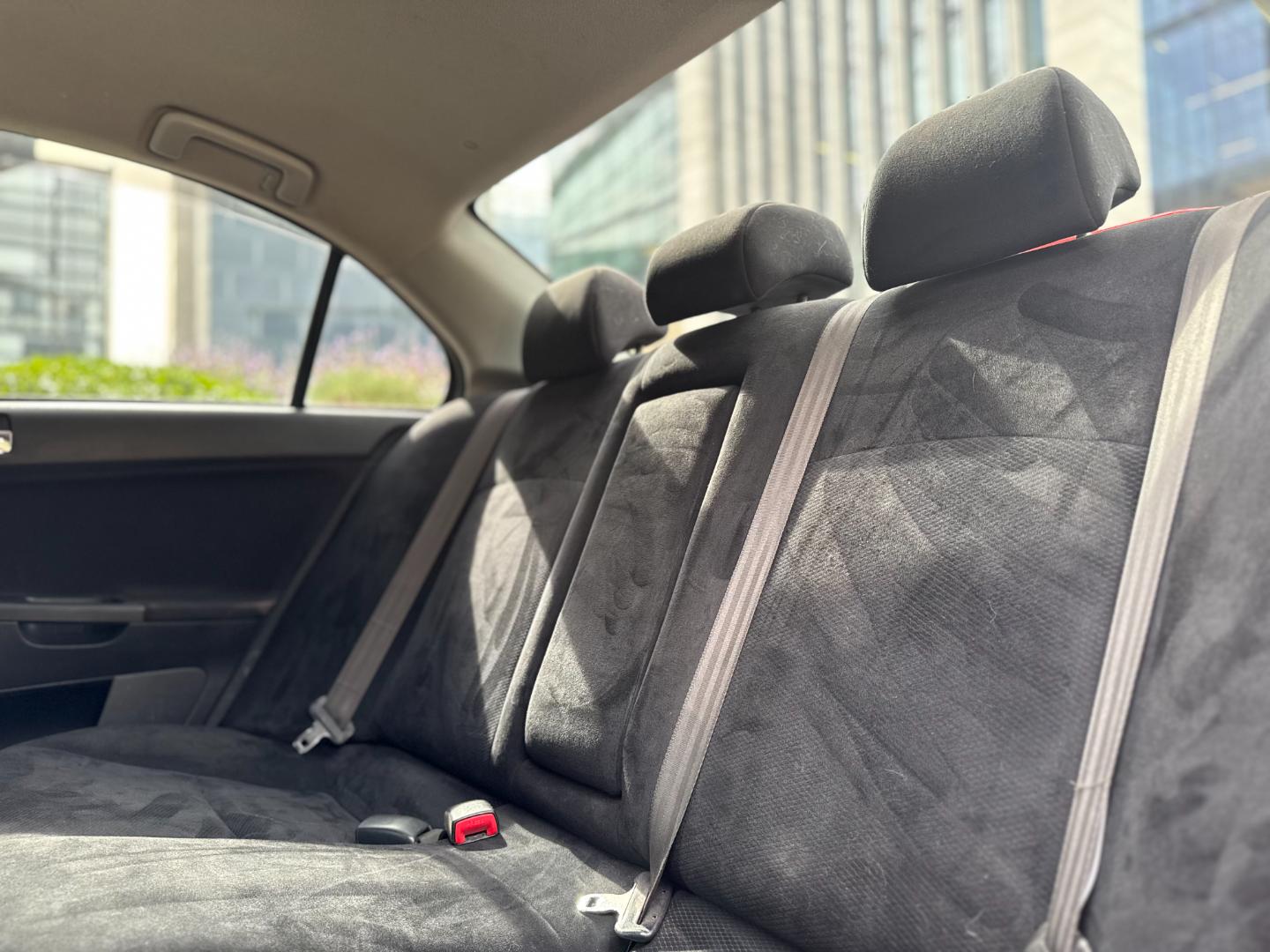 Mitsubishi Lancer — foto 18 de 19