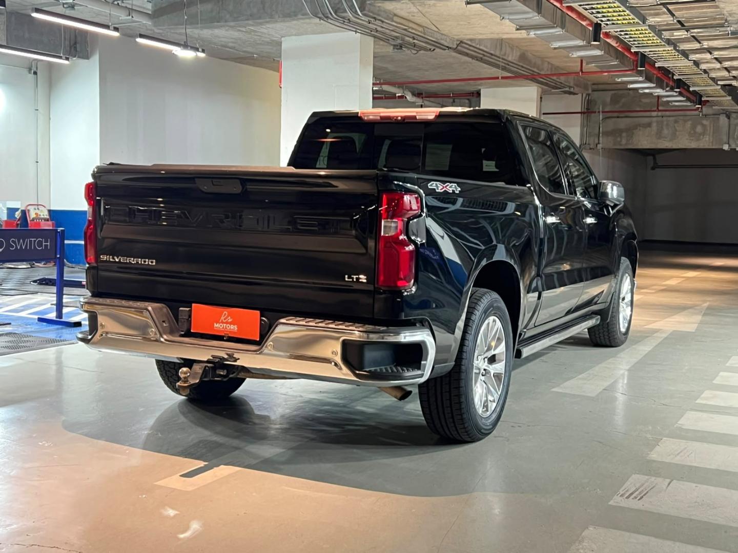 Chevrolet Silverado — foto 4 de 24