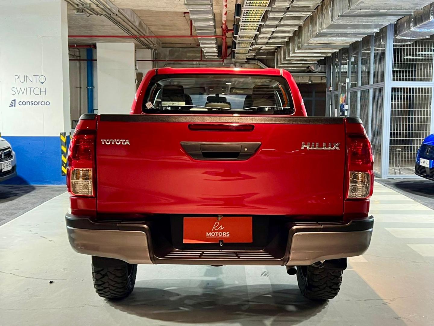 Toyota Hilux — foto 5 de 20