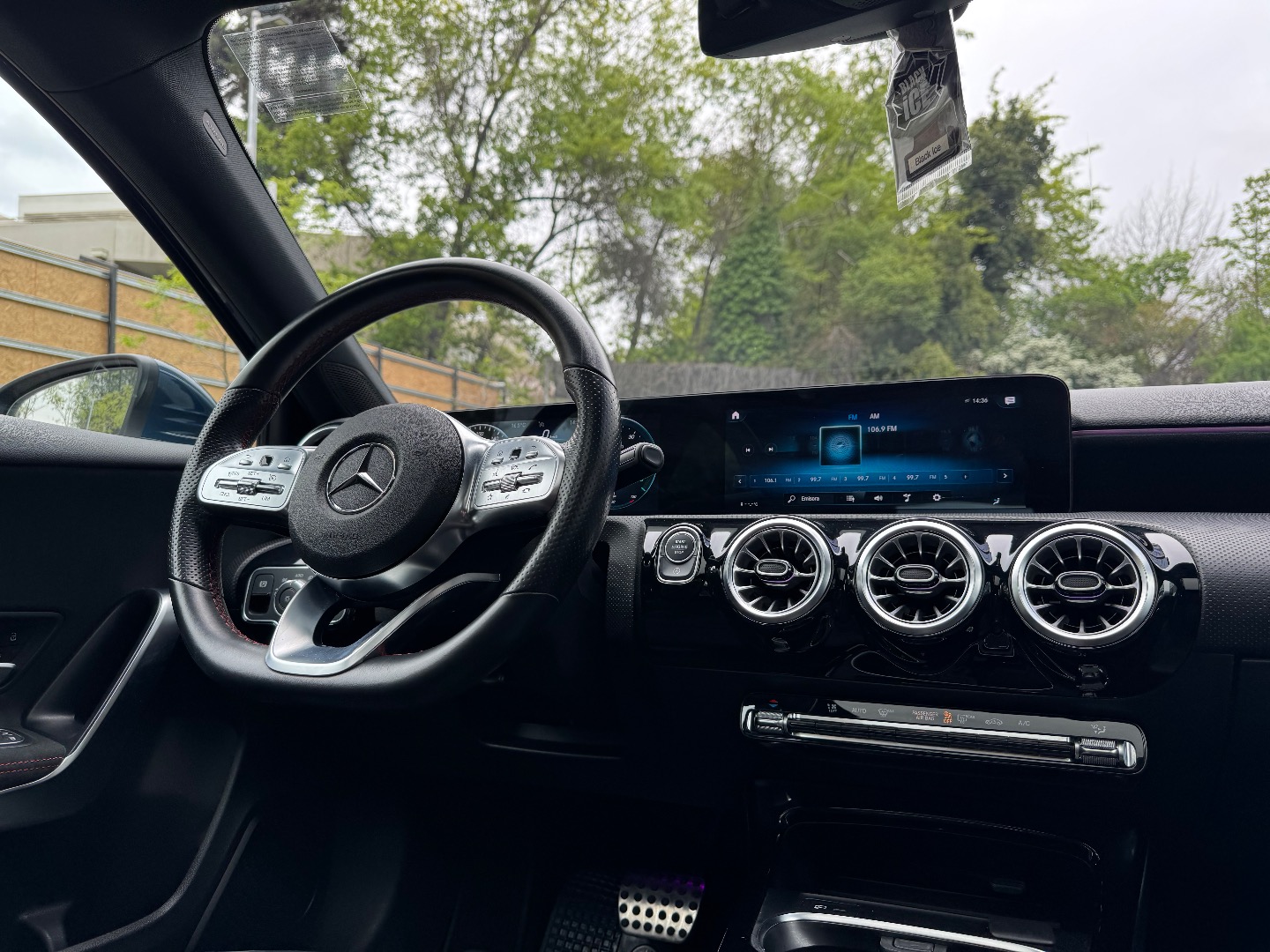 Mercedes-Benz A250 — foto 9 de 17