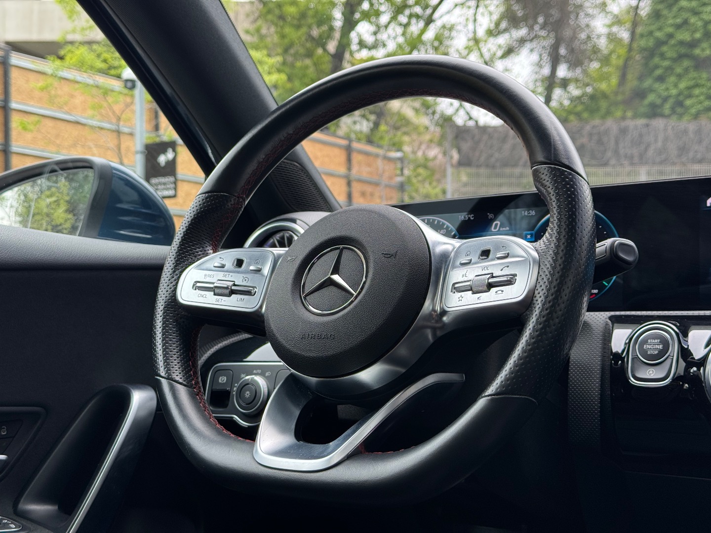Mercedes-Benz A250 — foto 10 de 17