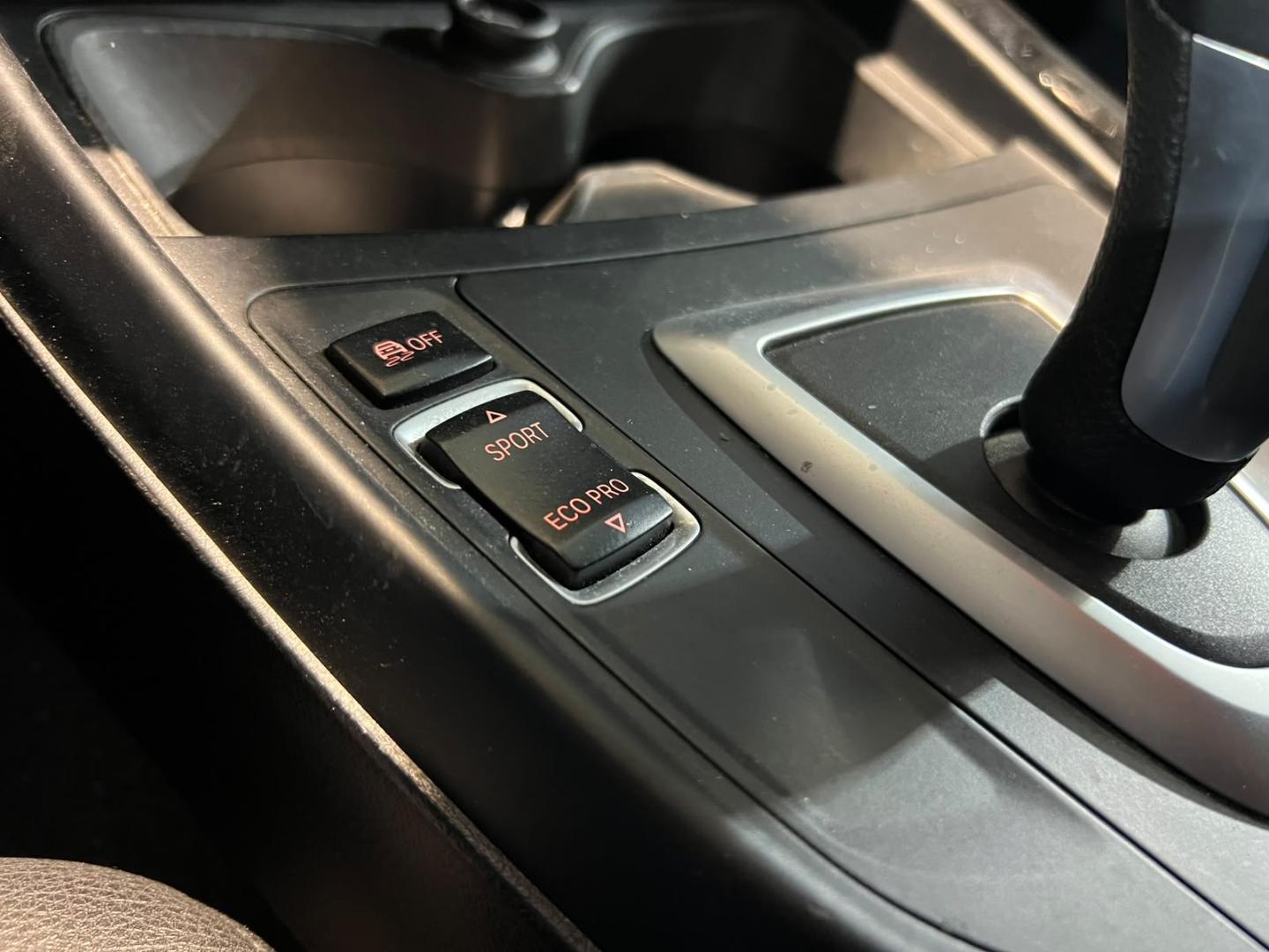 BMW 118I — foto 18 de 20
